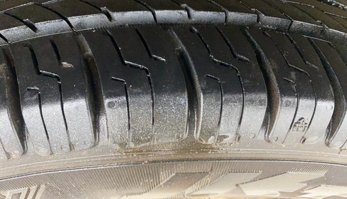 2012 Maruti A Star VXI, Petrol, Manual, 58,911 km, Right Rear Tyre Tread