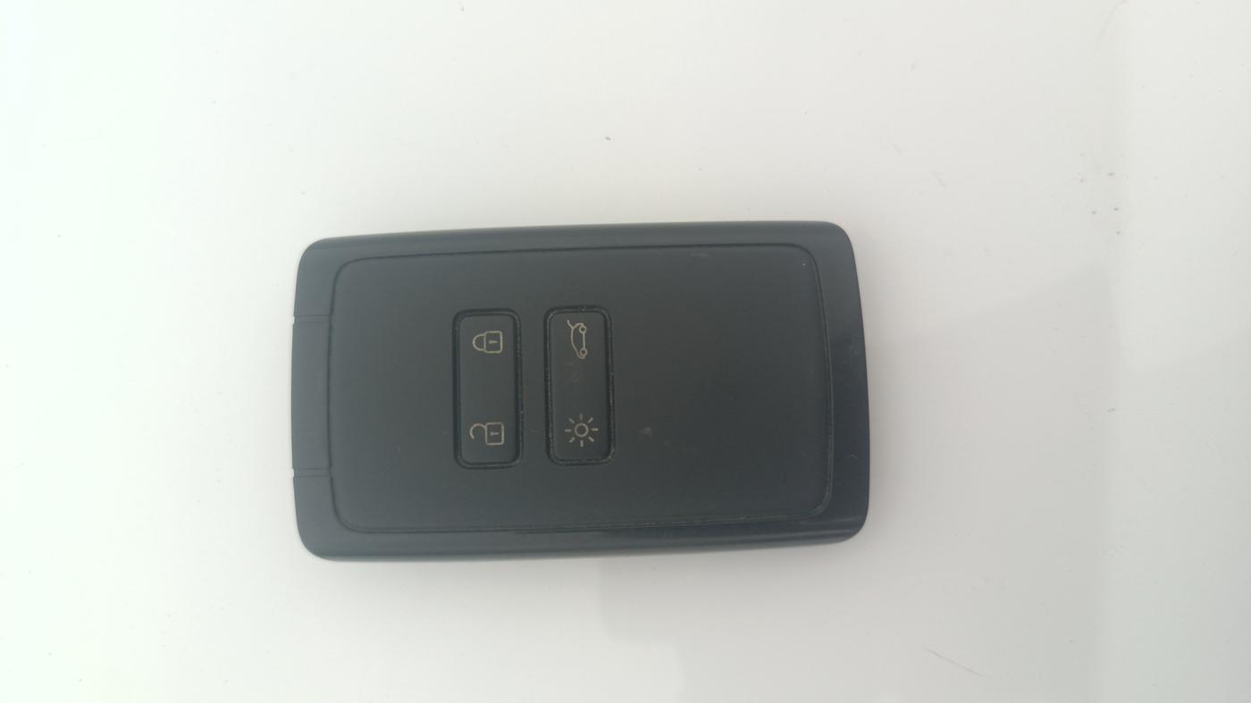 2022 Renault Kiger RXT AMT, Petrol, Automatic, 12,441 km, Key Close Up