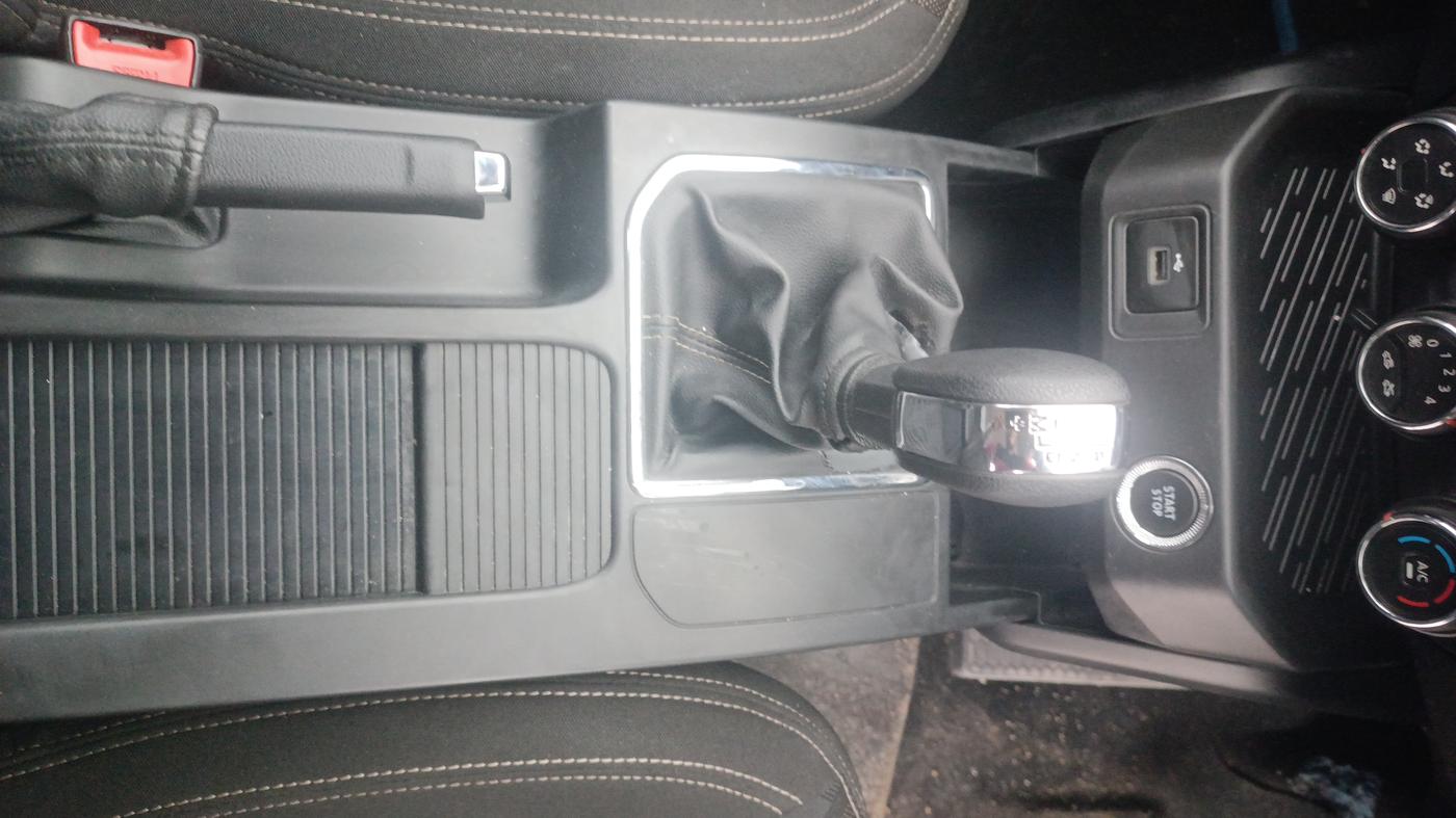2022 Renault Kiger RXT AMT, Petrol, Automatic, 12,441 km, Gear Lever