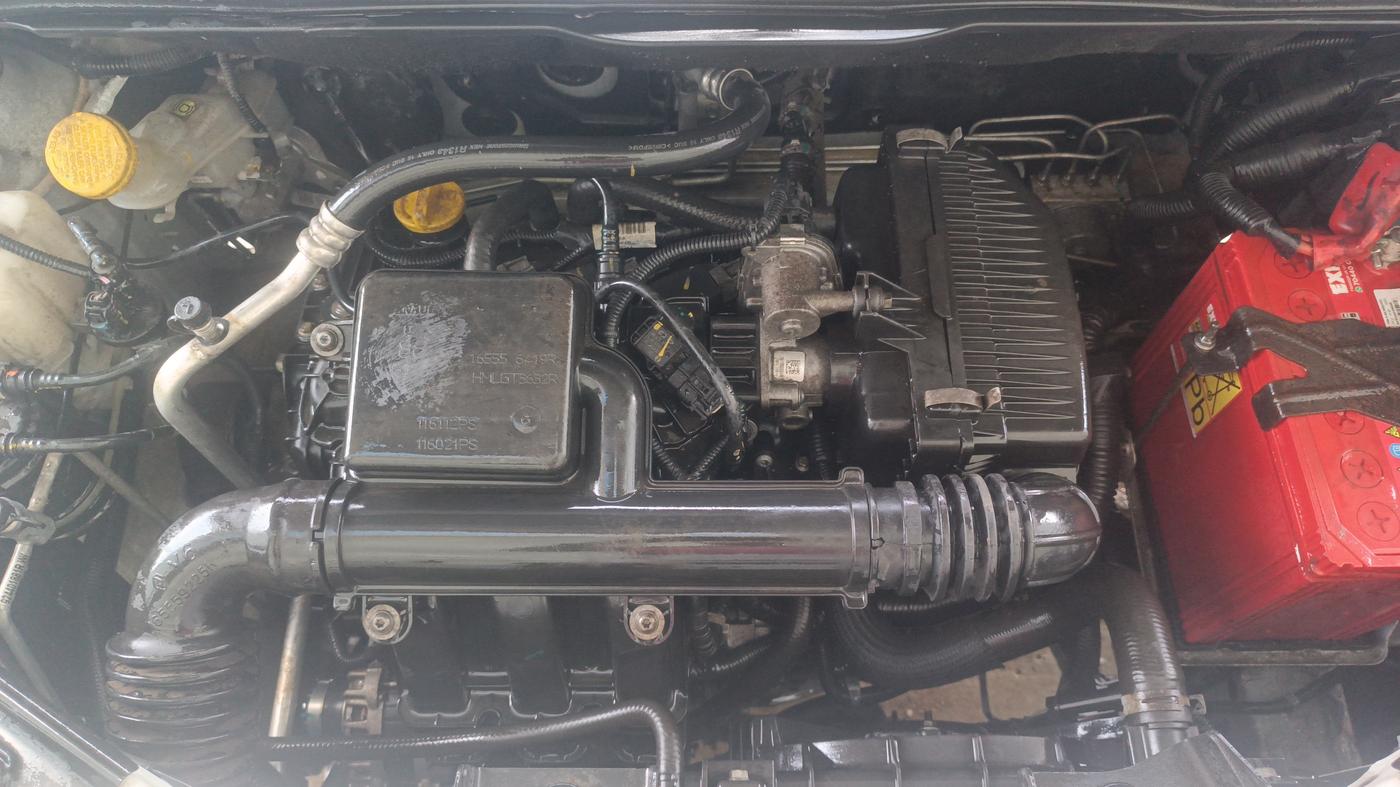 2022 Renault Kiger RXT AMT, Petrol, Automatic, 12,441 km, Engine View