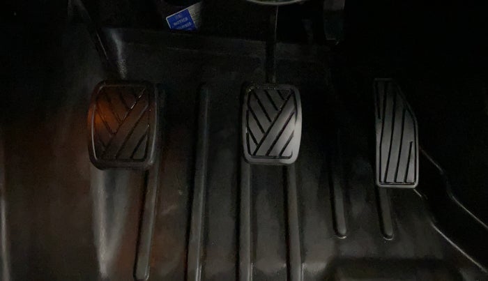 2020 Maruti Baleno ZETA PETROL 1.2, Petrol, Manual, 44,922 km, Pedals