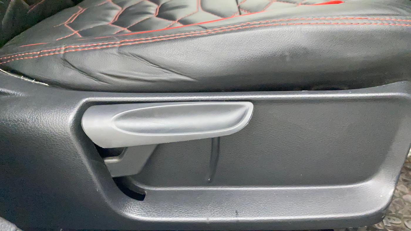 2020 Volkswagen Polo COMFORTLINE 1.0L MPI, Petrol, Manual, 20,544 km, Driver Side Adjustment Panel