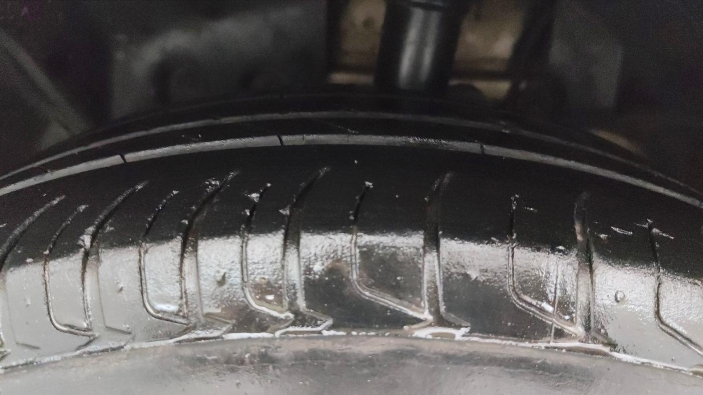 2014 Ford Ecosport TITANIUM 1.5L DIESEL, Diesel, Manual, 98,308 km, Left Front Tyre Tread