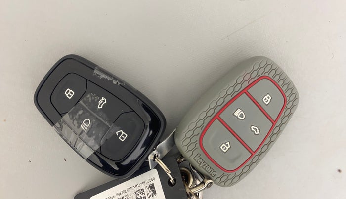 2022 Tata NEXON XZ PLUS (HS) PETROL, Petrol, Manual, 20,388 km, Key Close Up