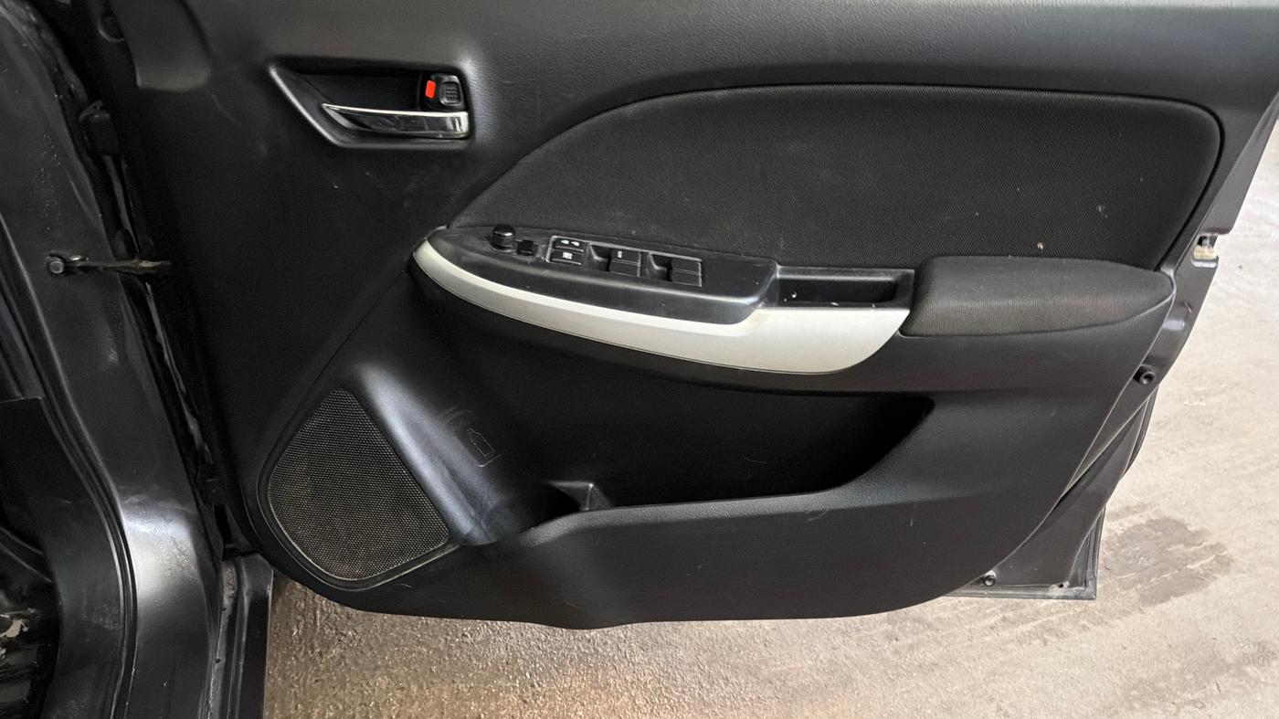 2017 Maruti Baleno ZETA CVT PETROL 1.2, Petrol, Automatic, 56,534 km, Driver Side Door Panels Control