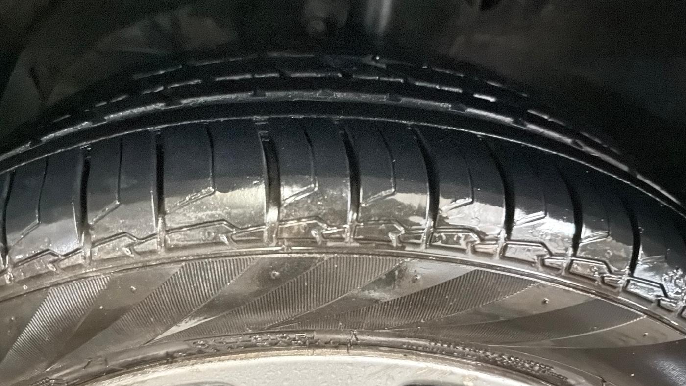 2017 Maruti Baleno ZETA CVT PETROL 1.2, Petrol, Automatic, 56,534 km, Left Front Tyre Tread