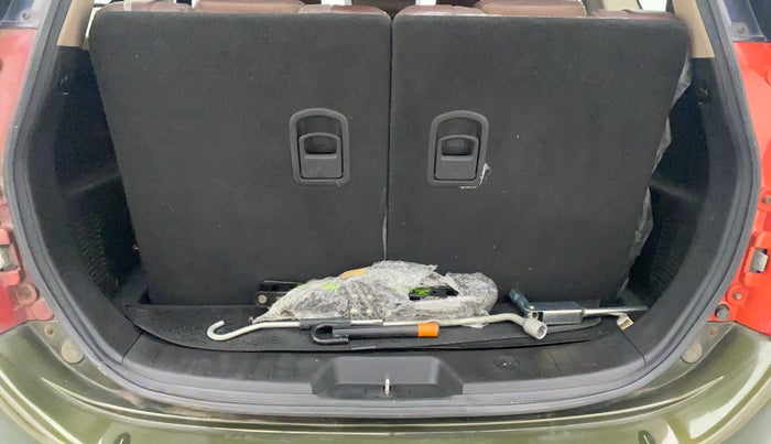 2012 Mahindra XUV500 W8 FWD, Diesel, Manual, 68,935 km, Boot Inside