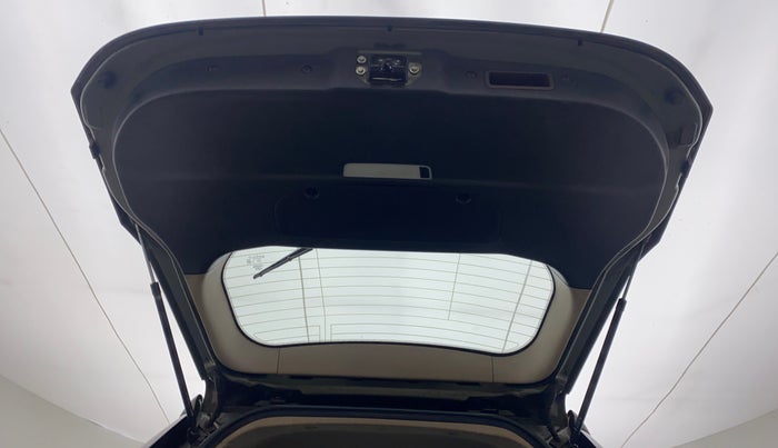 2012 Mahindra XUV500 W8 FWD, Diesel, Manual, 68,935 km, Boot Door Open