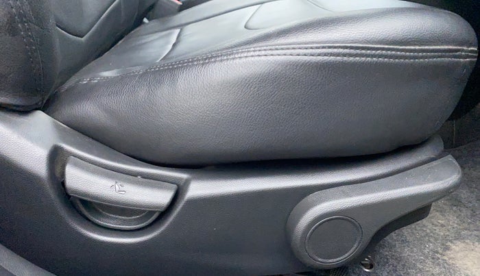 2018 Hyundai Grand i10 ASTA 1.2 VTVT, Petrol, Manual, 15,908 km, Driver Side Adjustment Panel