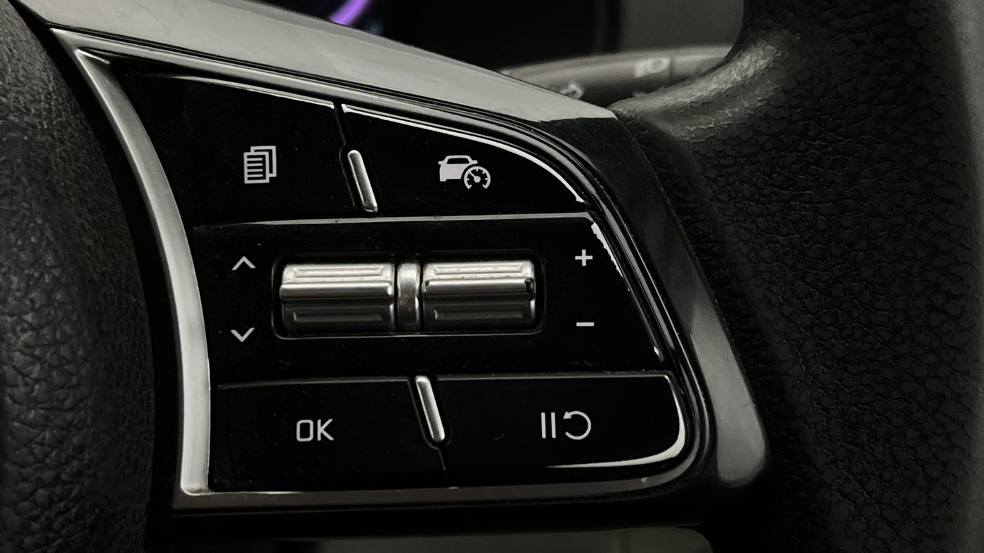 2023 KIA CARENS  PRESTIGE PLUS 1.5 TURBO PETROL DCT 7 STR, Petrol, Automatic, 1,08,754 km, Adaptive Cruise Control