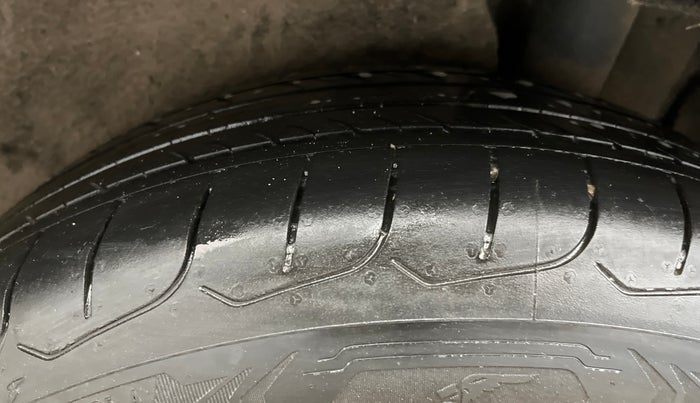 2023 KIA CARENS  PRESTIGE PLUS 1.5 TURBO PETROL DCT 7 STR, Petrol, Automatic, 1,09,018 km, Left Rear Tyre Tread