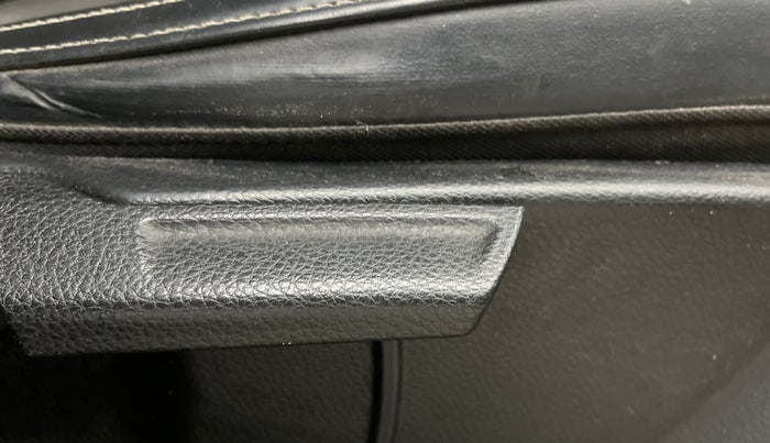 2023 KIA CARENS  PRESTIGE PLUS 1.5 TURBO PETROL DCT 7 STR, Petrol, Automatic, 1,09,018 km, Driver Side Adjustment Panel