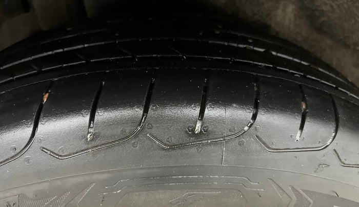 2023 KIA CARENS  PRESTIGE PLUS 1.5 TURBO PETROL DCT 7 STR, Petrol, Automatic, 1,09,018 km, Right Rear Tyre Tread