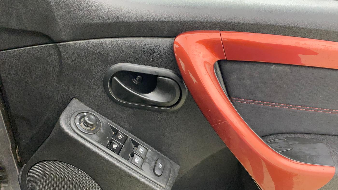 2018 Renault Duster 85 PS RXS MT DIESEL, Diesel, Manual, 1,00,027 km, Driver Side Door Panels Control