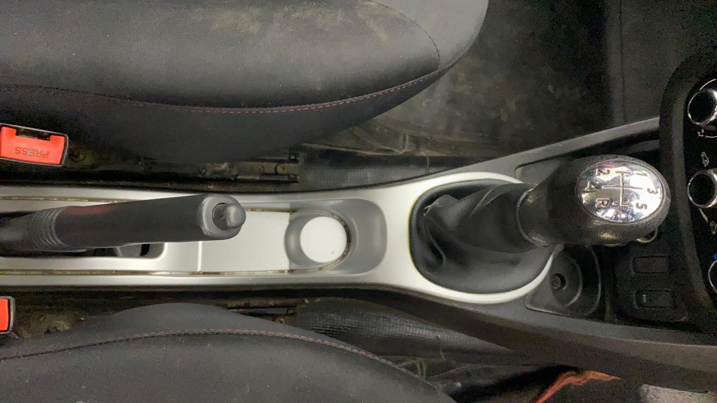 2018 Renault Duster 85 PS RXS MT DIESEL, Diesel, Manual, 1,00,027 km, Gear Lever