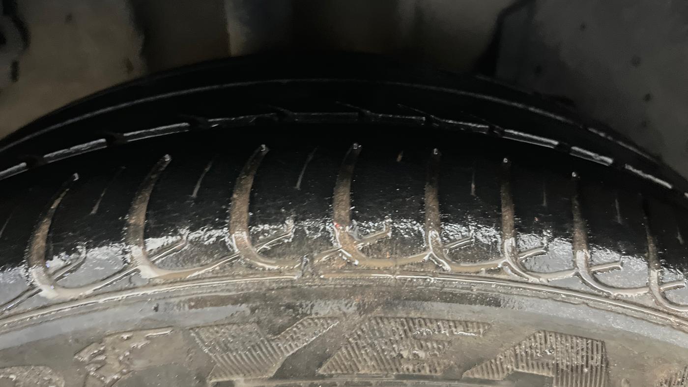 2019 Tata TIGOR XZA PLUS PETROL, CNG, Automatic, 69,719 km, Right Rear Tyre Tread