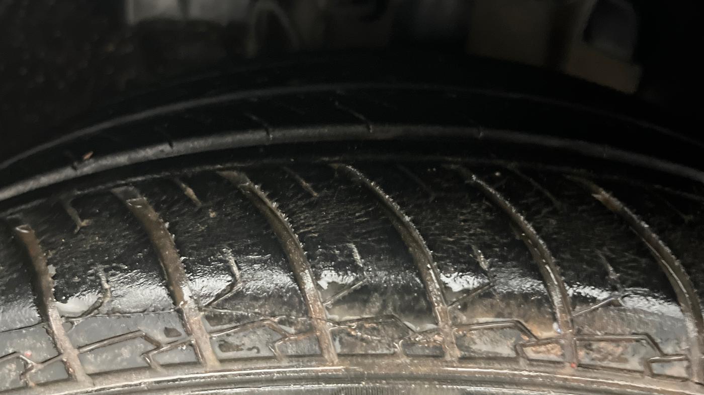 2019 Tata TIGOR XZA PLUS PETROL, CNG, Automatic, 69,719 km, Left Front Tyre Tread