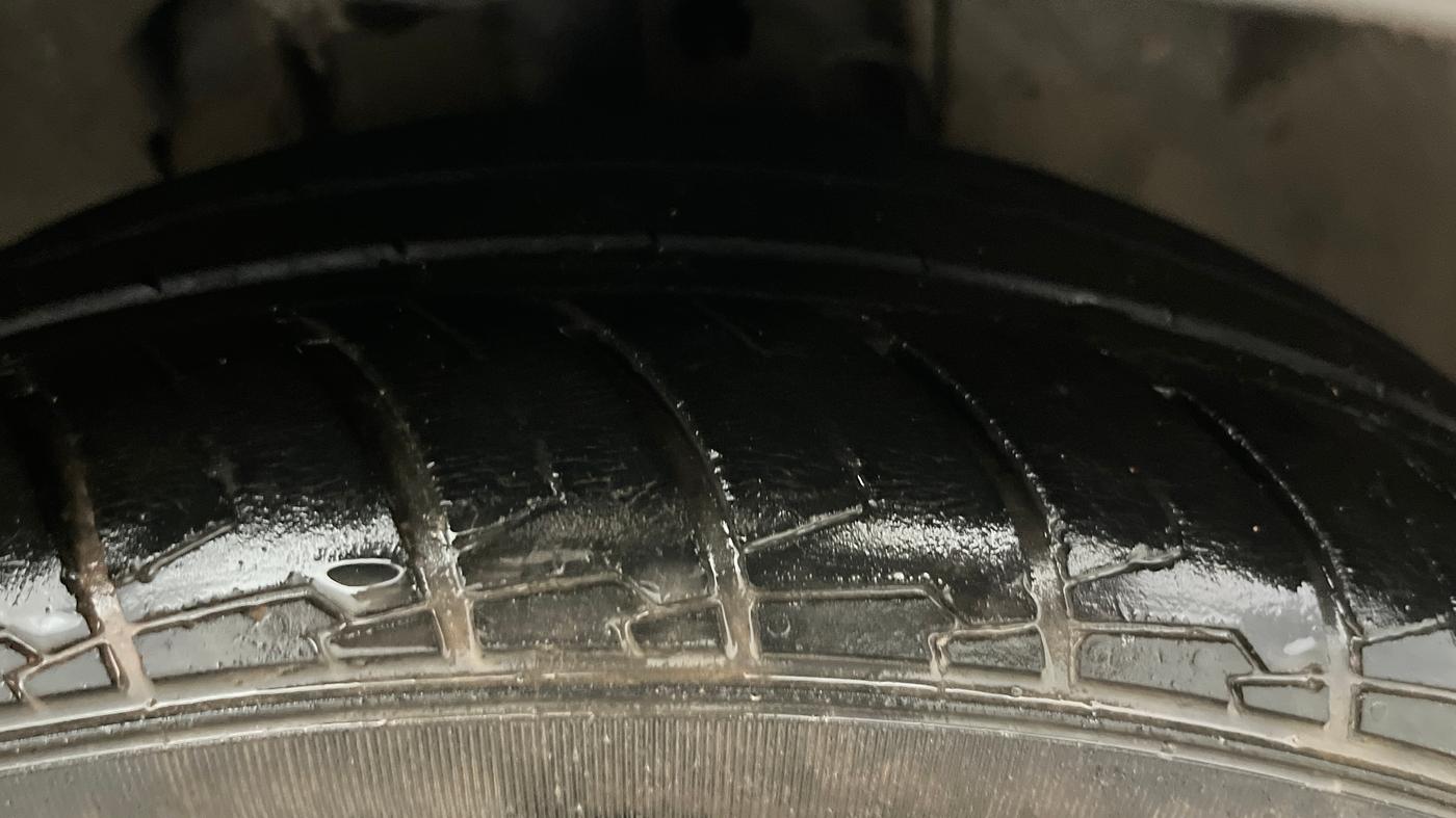 2019 Tata TIGOR XZA PLUS PETROL, CNG, Automatic, 69,719 km, Right Front Tyre Tread