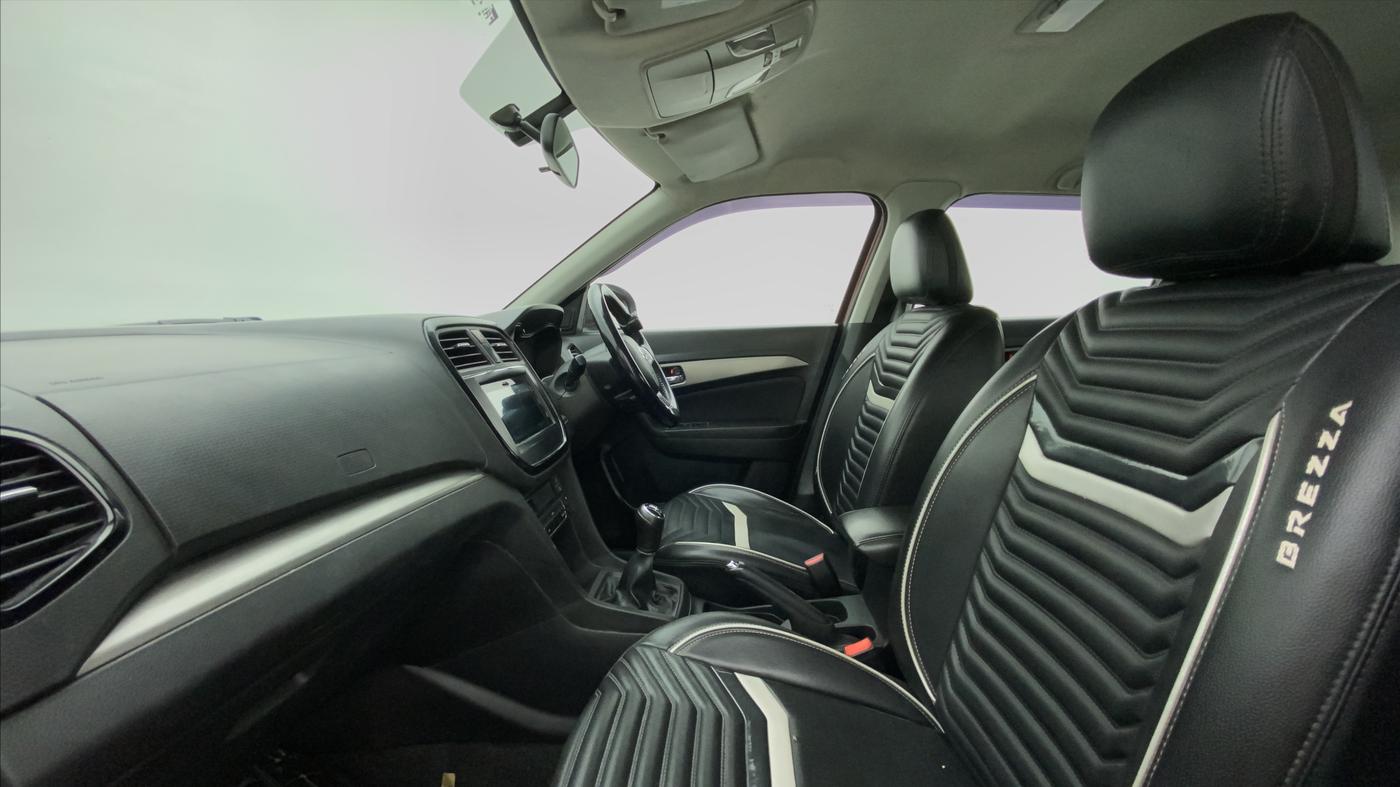 2019 Maruti Vitara Brezza ZDI PLUS, Diesel, Manual, 41,612 km, Right Side Front Door Cabin