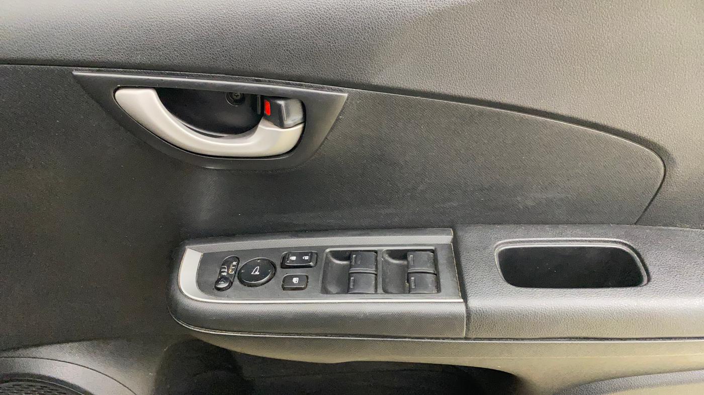 2018 Honda BR-V 1.5L I-VTEC V, Petrol, Manual, 76,207 km, Driver Side Door Panels Control