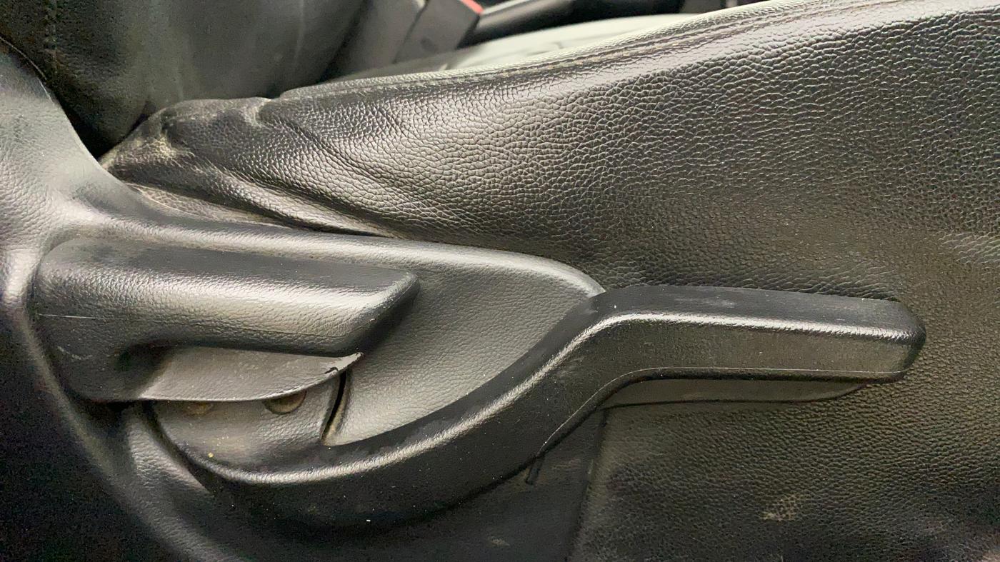 2018 Honda BR-V 1.5L I-VTEC V, Petrol, Manual, 76,207 km, Driver Side Adjustment Panel