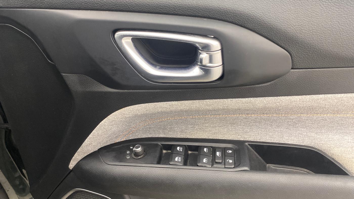 2021 Jeep Compass SPORT 1.4 PETROL, Petrol, Manual, 46,801 km, Driver Side Door Panels Control