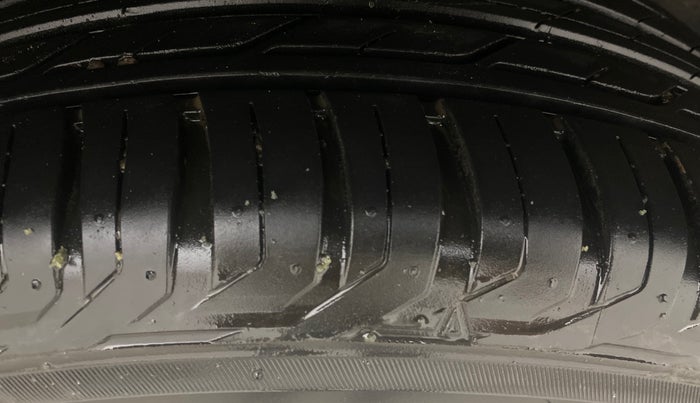 2021 Jeep Compass SPORT 1.4 PETROL, Petrol, Manual, 46,743 km, Left Rear Tyre Tread