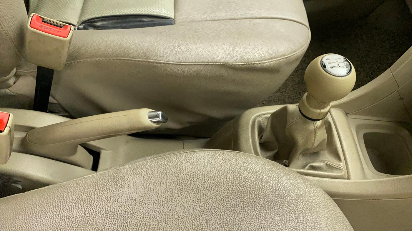 2014 Maruti Ertiga VXI, Petrol, Manual, 43,894 km, Gear Lever