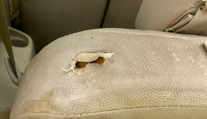 2014 Maruti Ertiga VXI, Petrol, Manual, 43,894 km, Third-row left seat - Seat adjuster not working