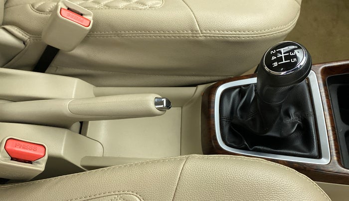 2018 Maruti Dzire VDI, Diesel, Manual, 36,182 km, Gear Lever