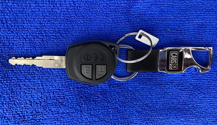 2018 Maruti Dzire VDI, Diesel, Manual, 36,182 km, Key Close Up