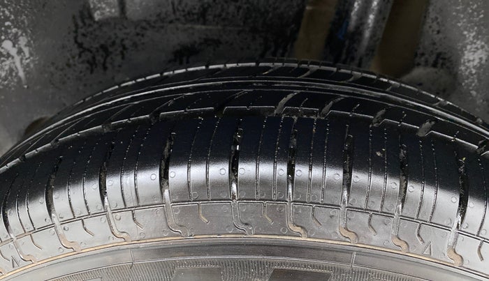 2018 Maruti Dzire VDI, Diesel, Manual, 36,182 km, Left Rear Tyre Tread