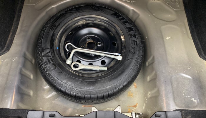 2018 Maruti Dzire VDI, Diesel, Manual, 36,182 km, Spare Tyre