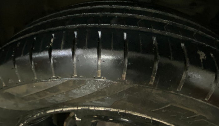 2017 Maruti Swift Dzire VDI (O), Diesel, Manual, 49,683 km, Right Front Tyre Tread