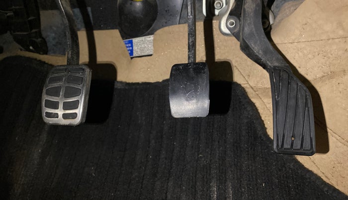 2017 Maruti Swift Dzire VDI (O), Diesel, Manual, 49,683 km, Pedals