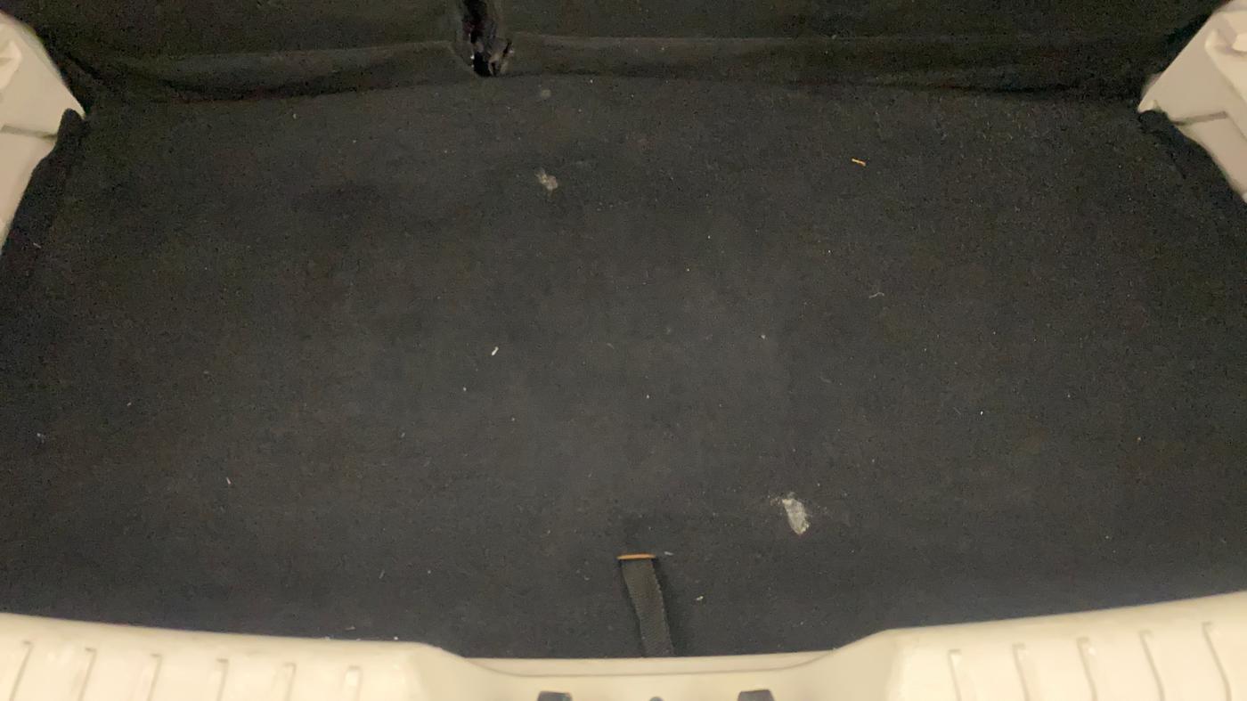 2019 Mahindra XUV300 W4 1.2 PETROL, Petrol, Manual, 76,449 km, Boot Inside