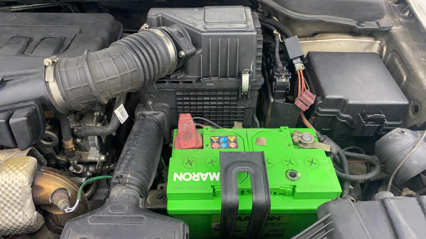 2019 Mahindra XUV300 W4 1.2 PETROL, Petrol, Manual, 76,449 km, Engine View - Left