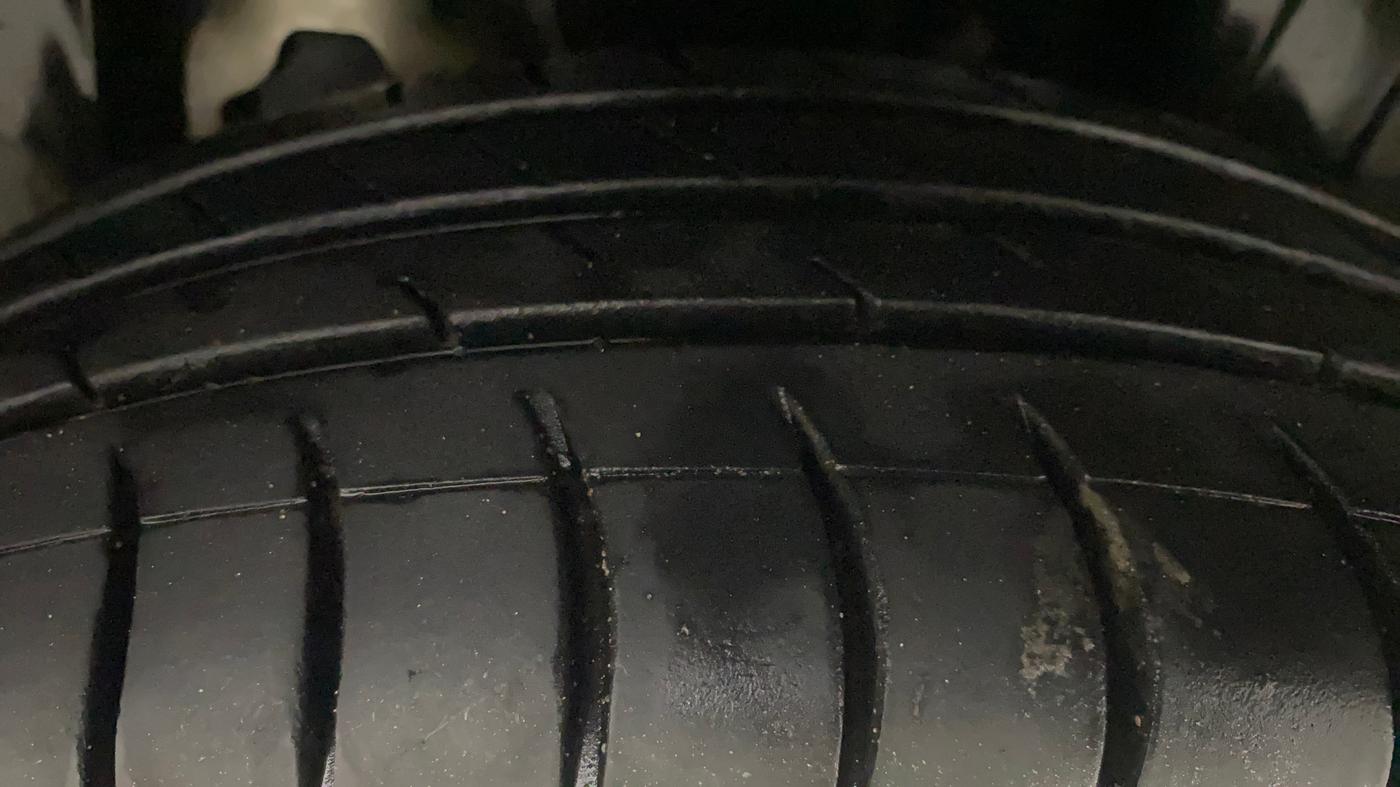 2019 Mahindra XUV300 W4 1.2 PETROL, Petrol, Manual, 76,449 km, Left Rear Tyre Tread