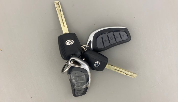 2019 Mahindra XUV300 W4 1.2 PETROL, Petrol, Manual, 75,257 km, Key Close Up