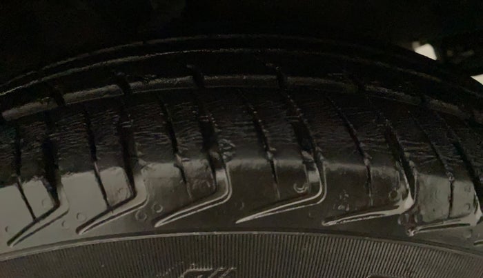 2012 Hyundai i10 MAGNA 1.2, Petrol, Manual, 50,411 km, Left Front Tyre Tread