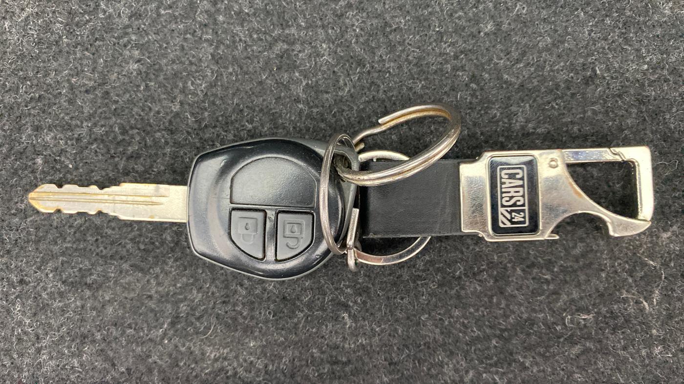 2013 Maruti Swift VXI D, Petrol, Manual, 62,488 km, Key Close Up
