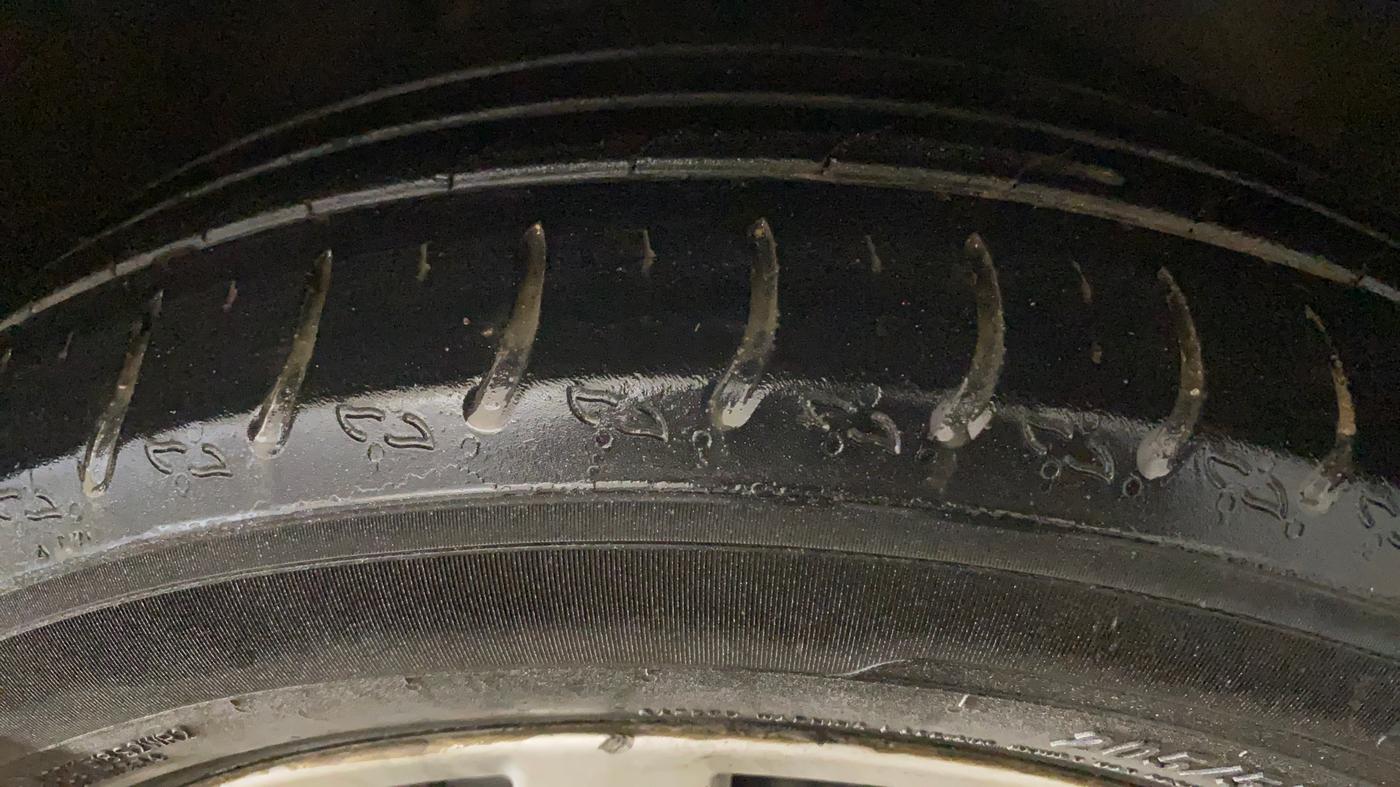 2022 Skoda Octavia STYLE 2.0, Petrol, Automatic, 47,742 km, Right Front Tyre Tread