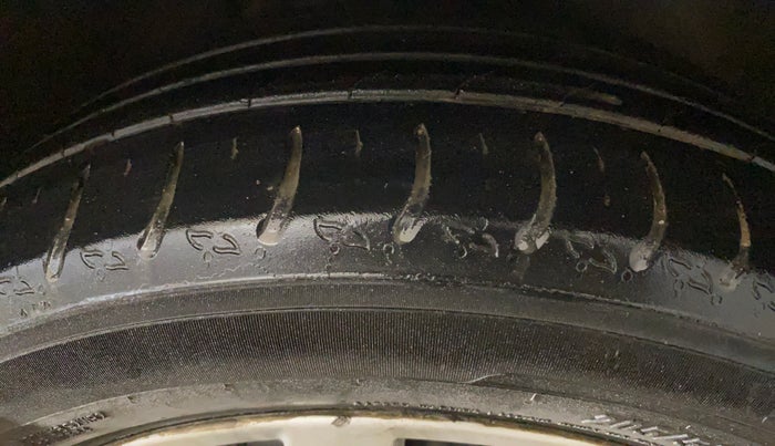 2022 Skoda Octavia STYLE 2.0, Petrol, Automatic, 47,591 km, Right Front Tyre Tread