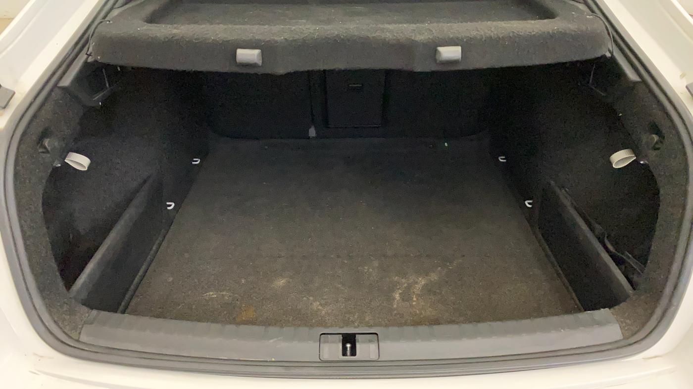 2022 Skoda Octavia STYLE 2.0, Petrol, Automatic, 47,742 km, Boot Inside