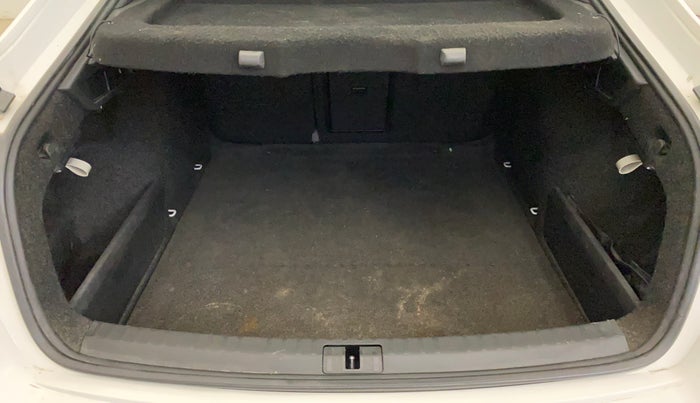 2022 Skoda Octavia STYLE 2.0, Petrol, Automatic, 47,591 km, Boot Inside