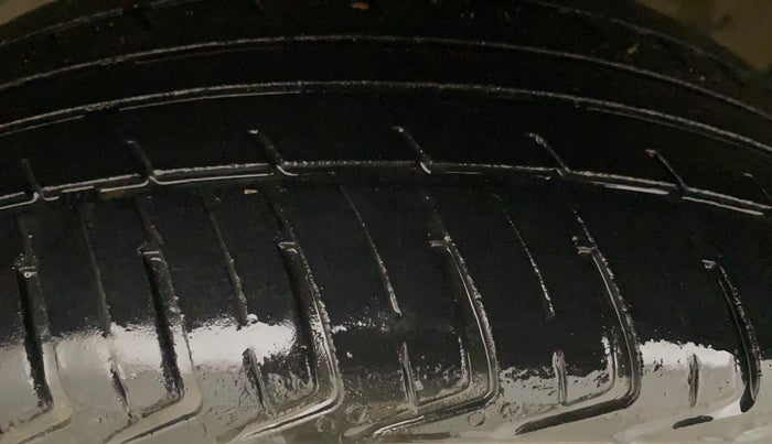 2015 Maruti Alto K10 VXI, Petrol, Manual, 78,150 km, Left Front Tyre Tread