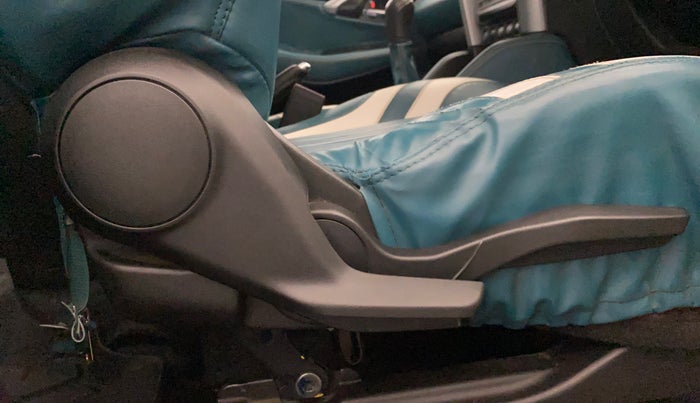 2023 Toyota URBAN CRUISER HYRYDER E NEO DRIVE, Petrol, Manual, 36,649 km, Driver Side Adjustment Panel