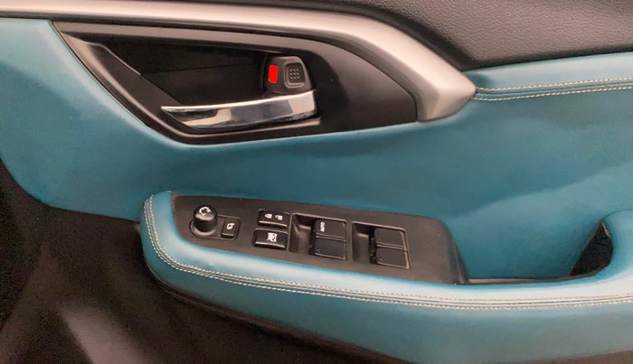 2023 Toyota URBAN CRUISER HYRYDER E NEO DRIVE, Petrol, Manual, 36,649 km, Driver Side Door Panels Control