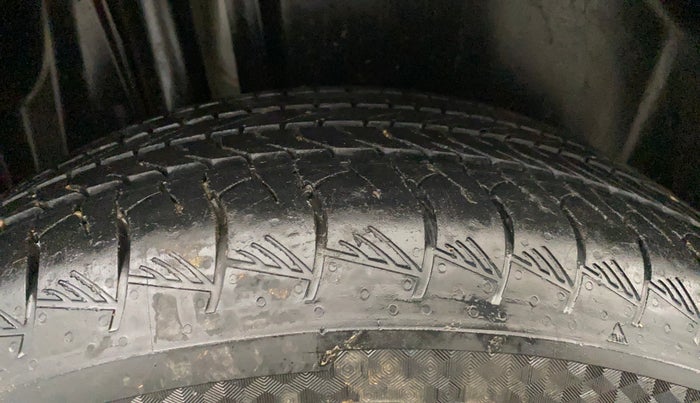 2023 Toyota URBAN CRUISER HYRYDER E NEO DRIVE, Petrol, Manual, 36,649 km, Right Rear Tyre Tread