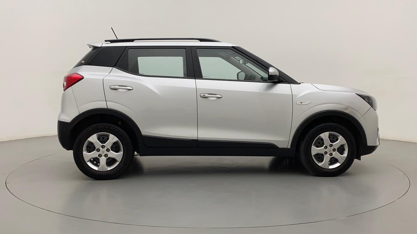 2019 Mahindra XUV300 W6 1.2 PETROL, Petrol, Manual, 42,731 km, Right Side View